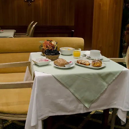 Vip Executive Diplomatico ホテル 4*